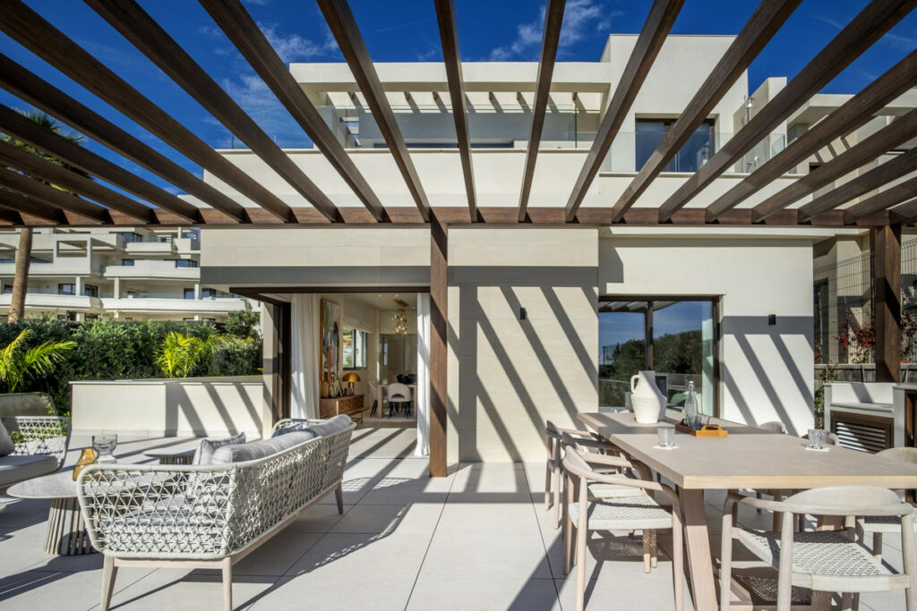 Detached Villa New Golden Mile Málaga - image 15