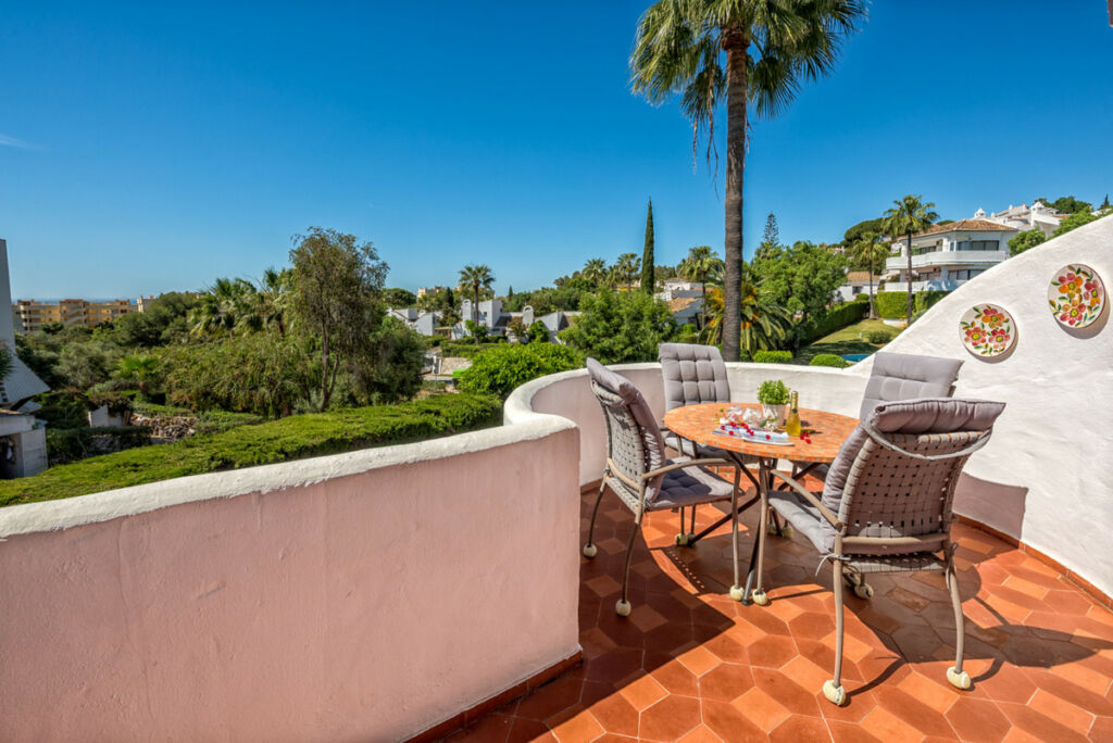 Middle Floor Apartment Calahonda Málaga - image 15