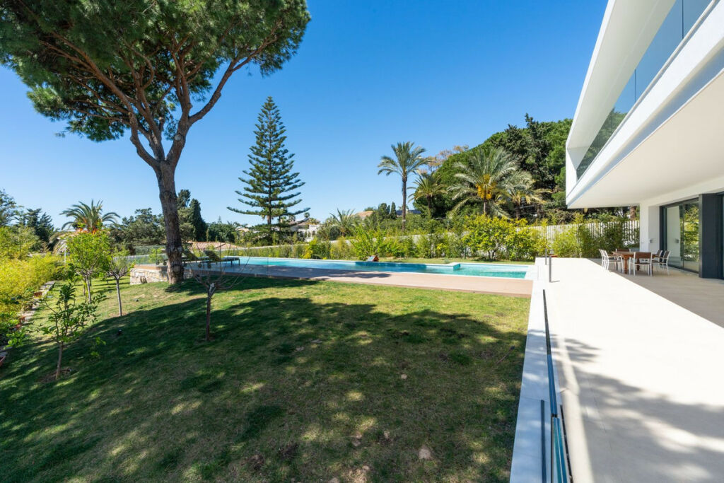 Detached Villa Marbesa Málaga - image 15