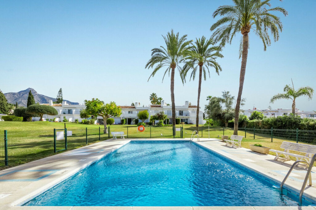 Ground Floor Apartment Nueva Andalucía Málaga - image 16