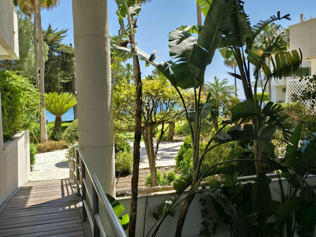 Middle Floor Apartment Estepona Málaga - image 16