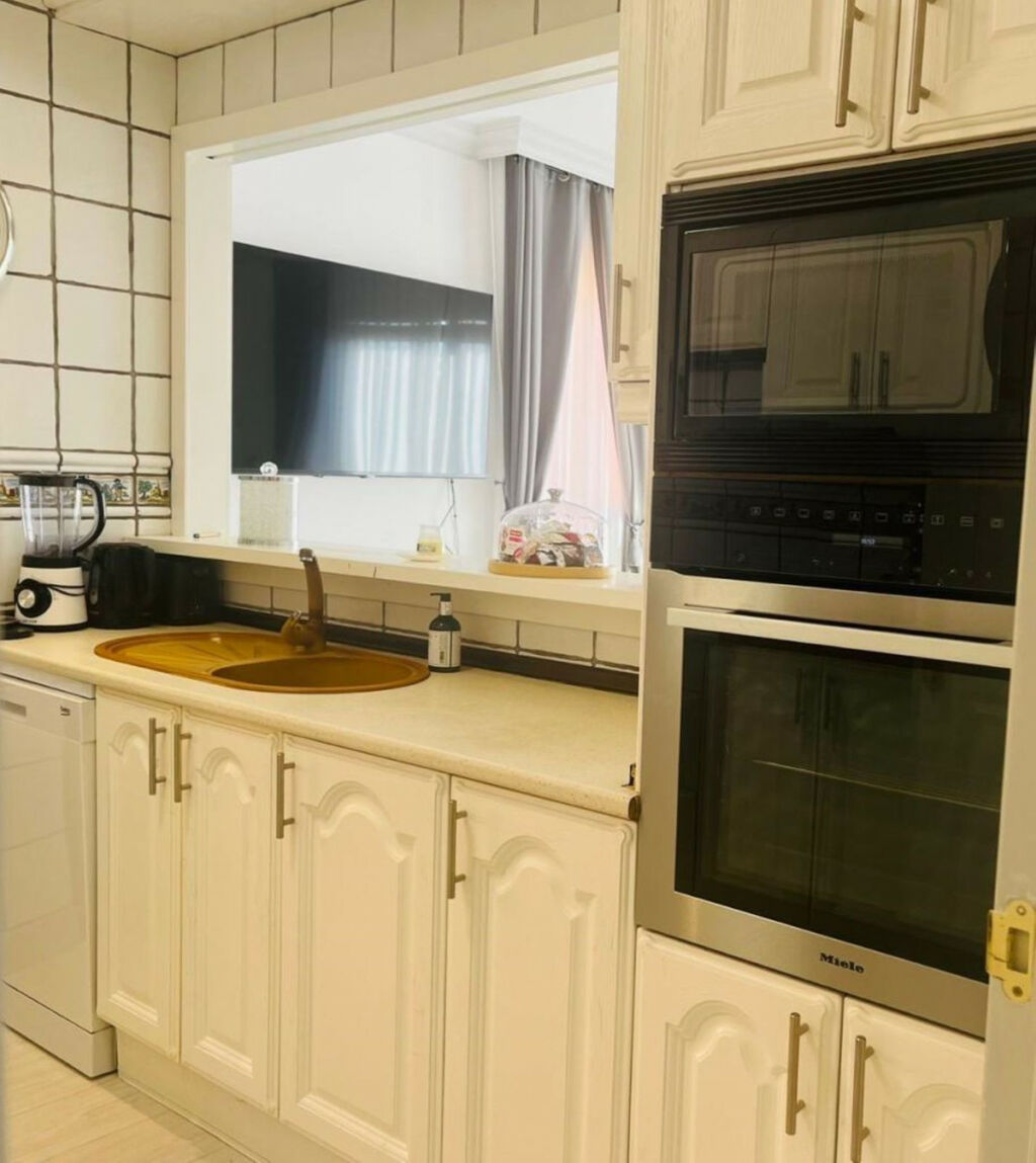 Middle Floor Apartment Estepona Málaga - image 15
