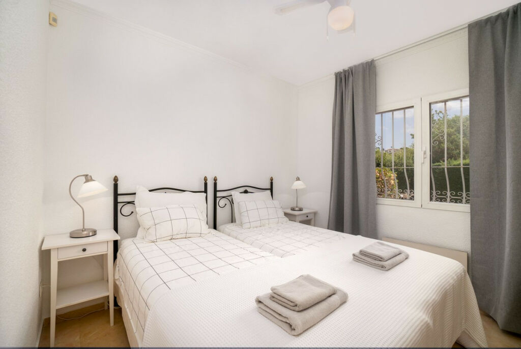 Detached Villa Elviria Málaga - image 16