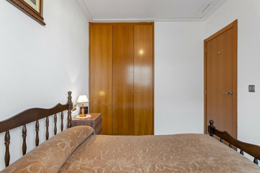 Middle Floor Apartment Torrevieja Alicante - image 17
