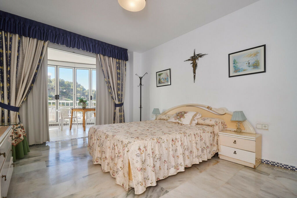 Middle Floor Apartment Fuengirola Málaga - image 16