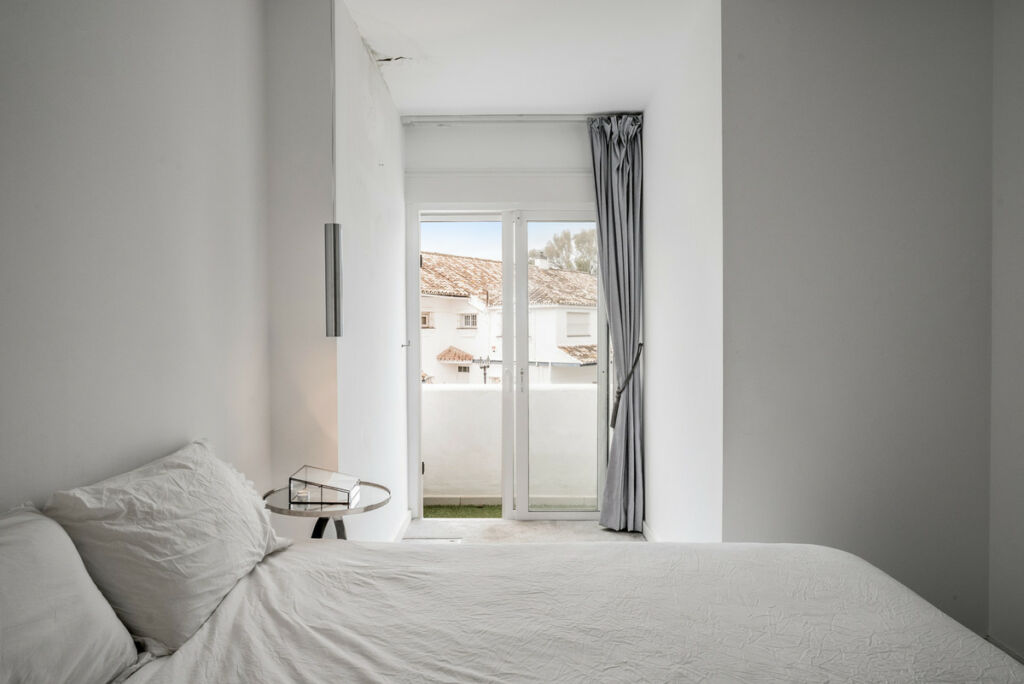 Middle Floor Apartment Nueva Andalucía Málaga - image 16