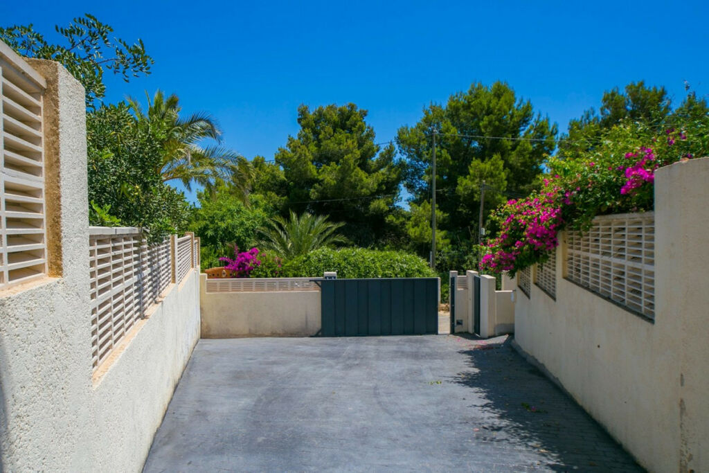 Detached Villa Calpe Alicante - image 16
