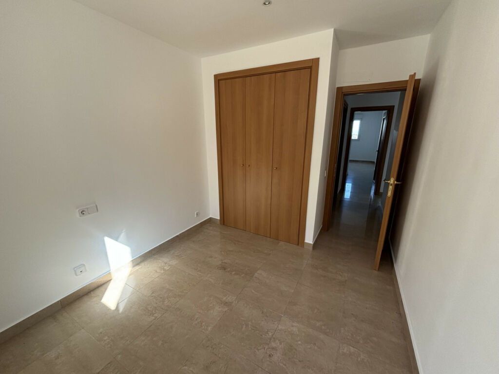 Middle Floor Apartment La Duquesa Málaga - image 17