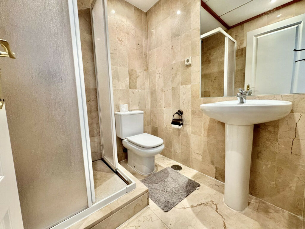 Middle Floor Apartment Costalita Málaga - image 17
