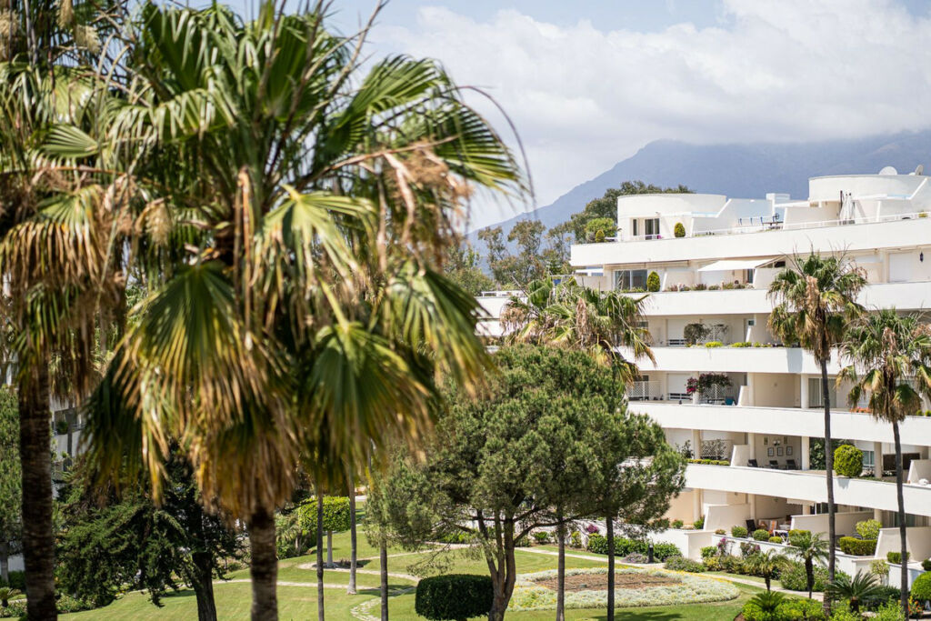 Middle Floor Apartment New Golden Mile Málaga - image 17