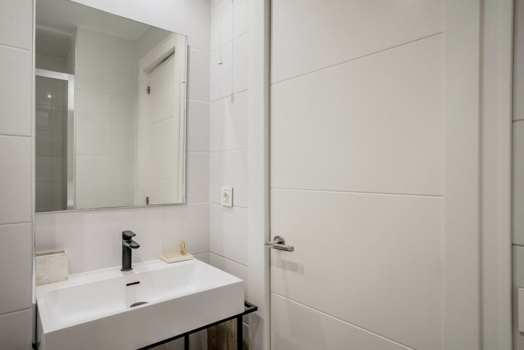 Middle Floor Apartment Nueva Andalucía Málaga - image 17