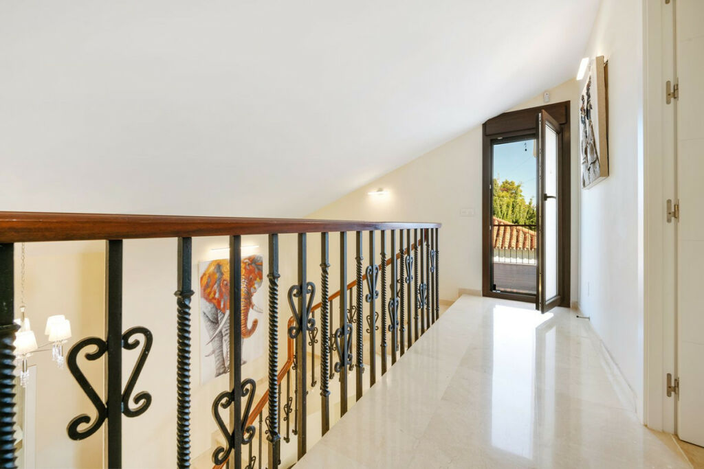 Detached Villa Atalaya Málaga - image 17