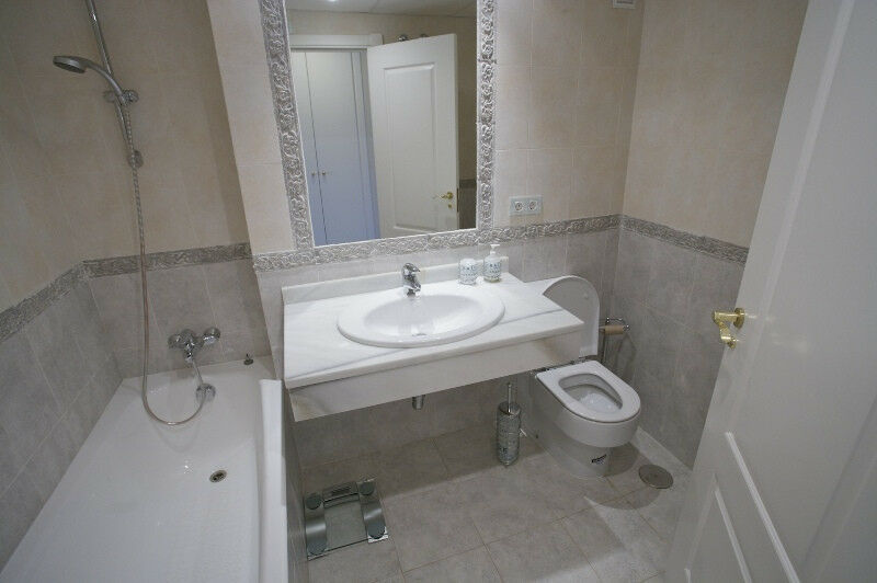 Middle Floor Apartment Estepona Málaga - image 17