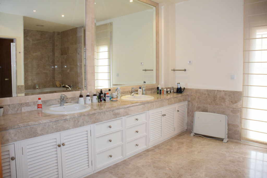 Detached Villa Santa Clara Málaga - image 18
