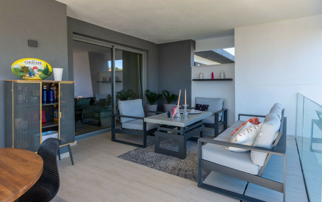 Middle Floor Apartment Selwo Málaga - image 17