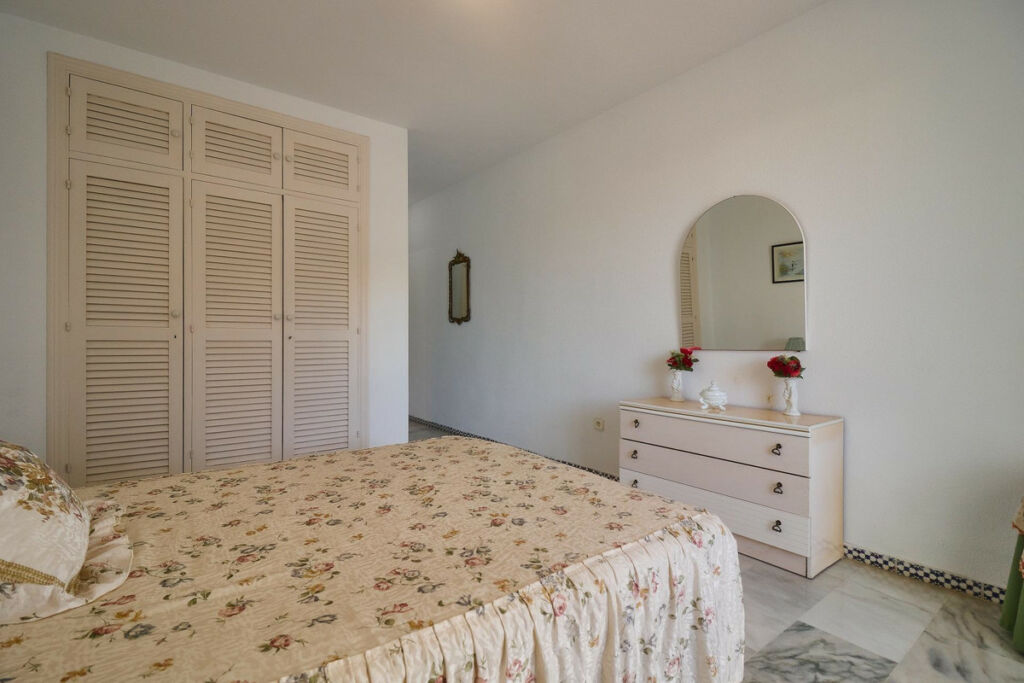 Middle Floor Apartment Fuengirola Málaga - image 18
