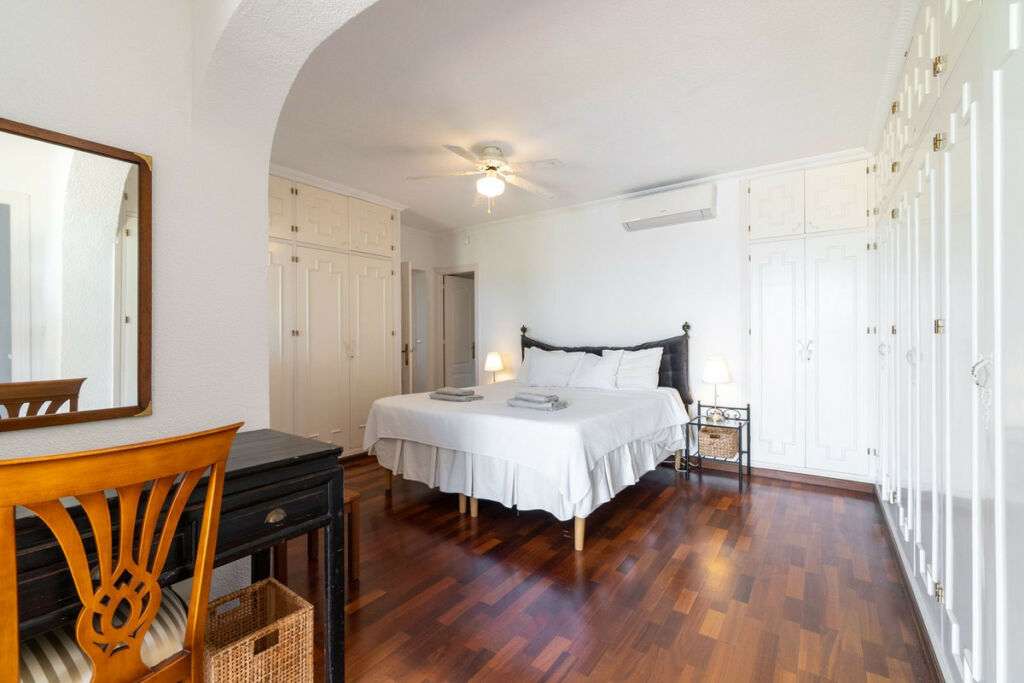 Detached Villa Elviria Málaga - image 18