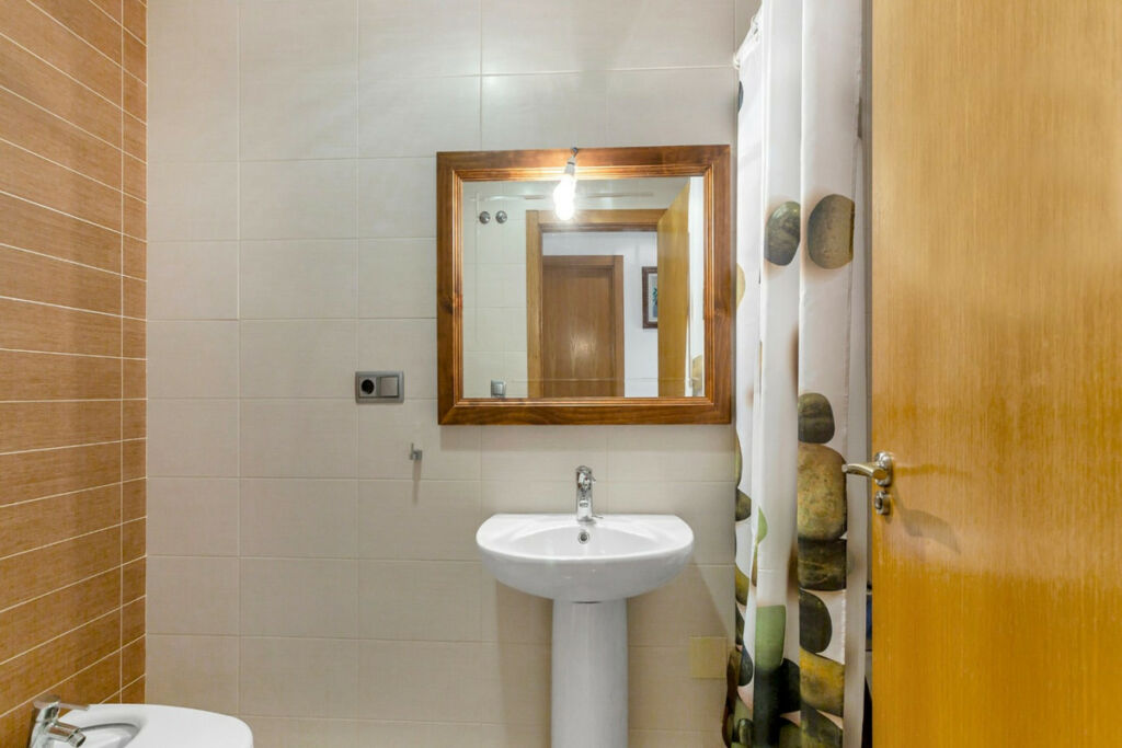 Middle Floor Apartment Torrevieja Alicante - image 19