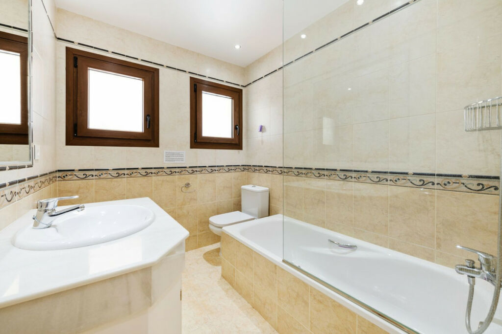 Detached Villa Atalaya Málaga - image 18