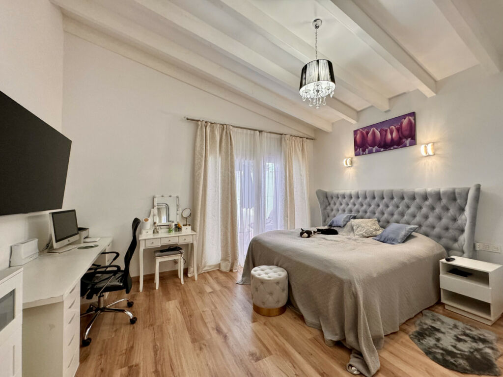 Detached Villa The Golden Mile Málaga - image 18
