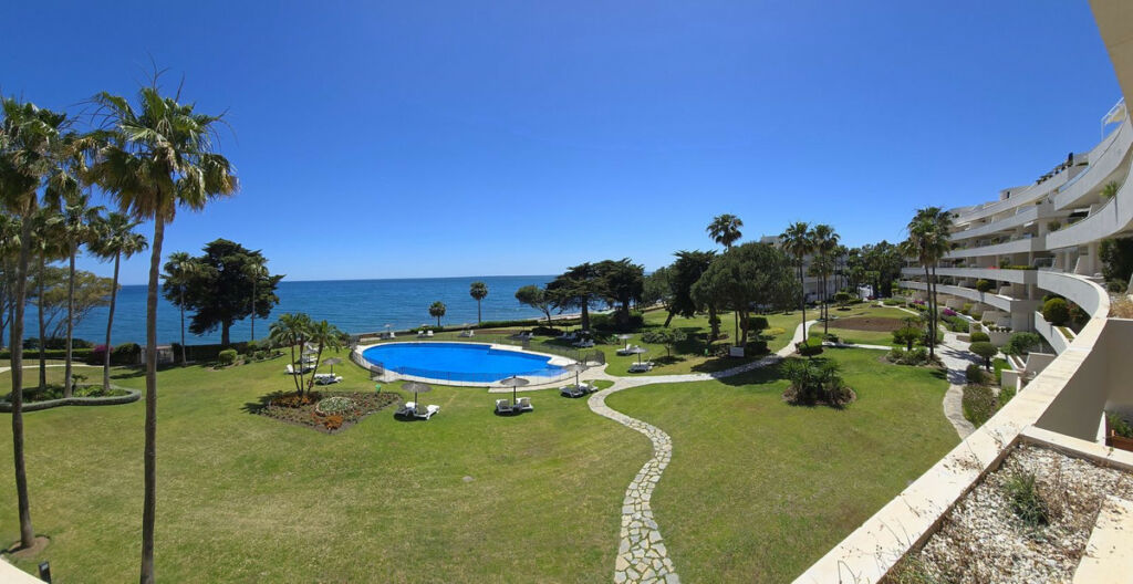 Middle Floor Apartment Estepona Málaga - image 18