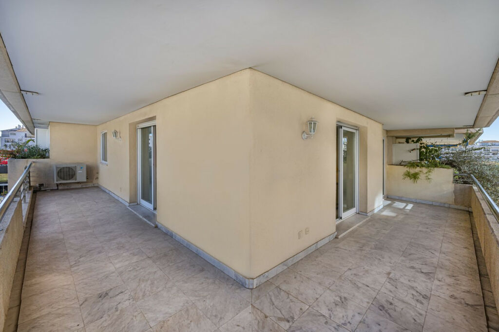 Middle Floor Apartment Puerto Banús Málaga - image 19