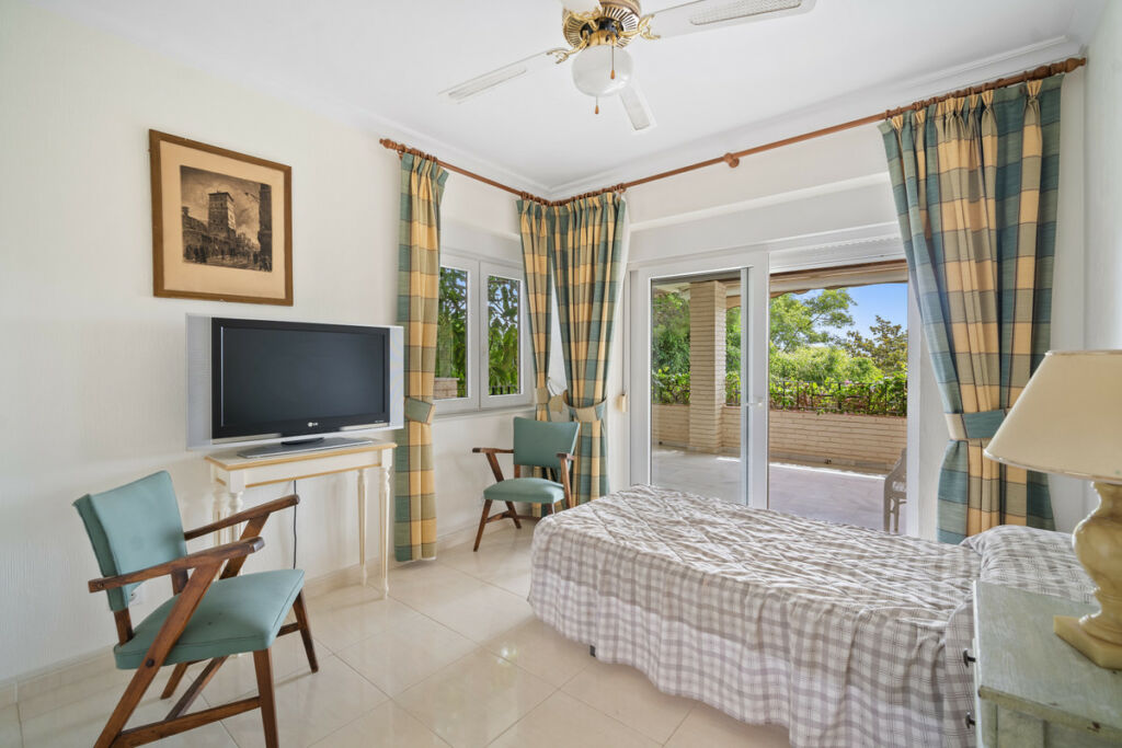 Detached Villa Guadalmina Alta Málaga - image 22