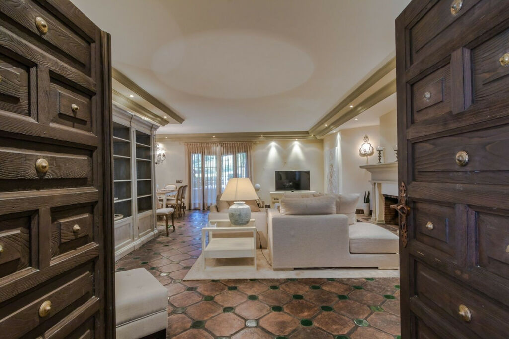 Detached Villa Costabella Málaga - image 19