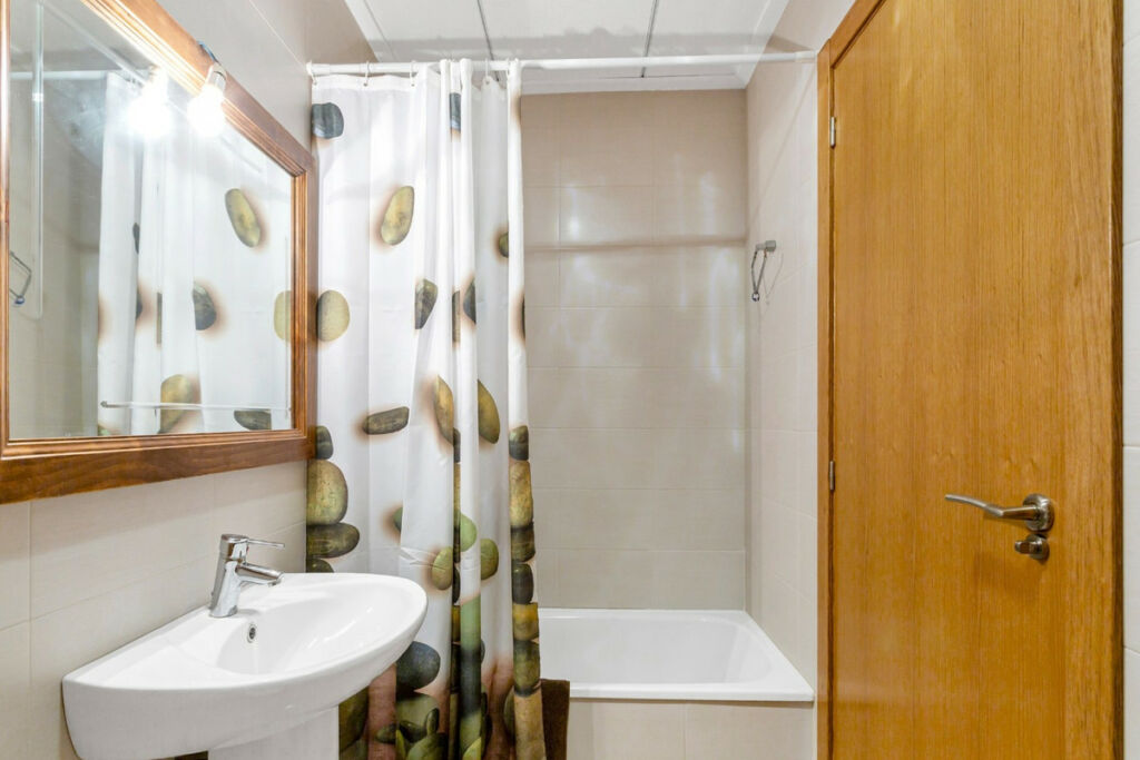 Middle Floor Apartment Torrevieja Alicante - image 20