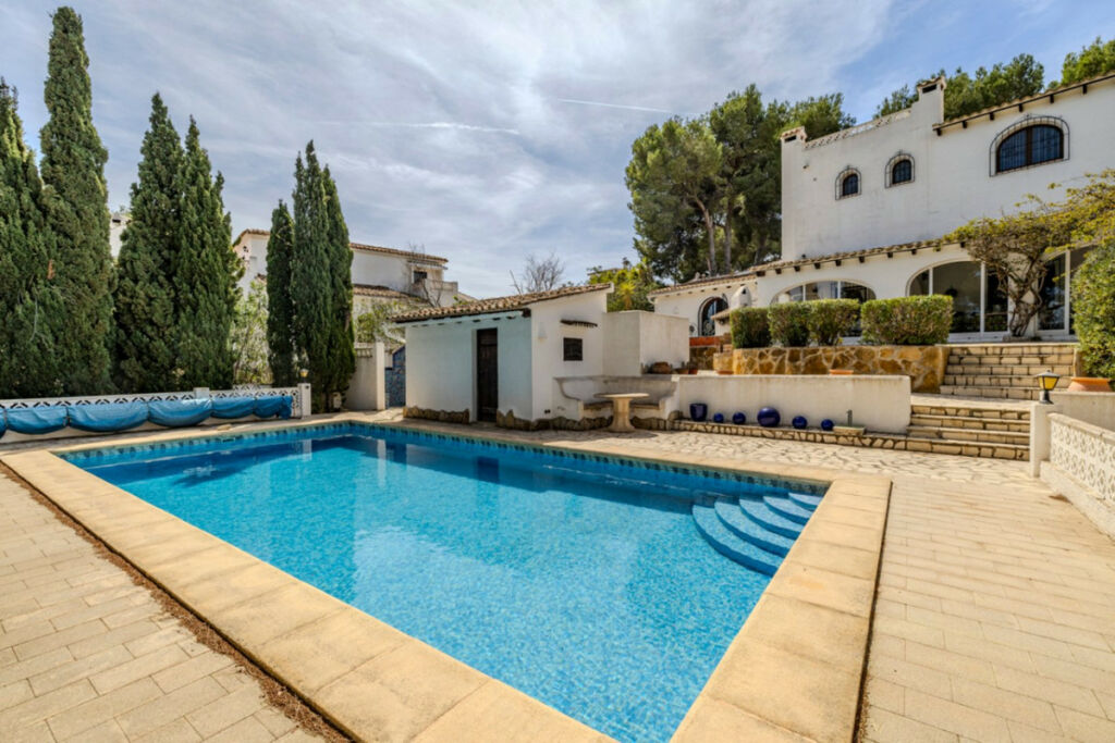 Detached Villa Moraira Alicante - image 2