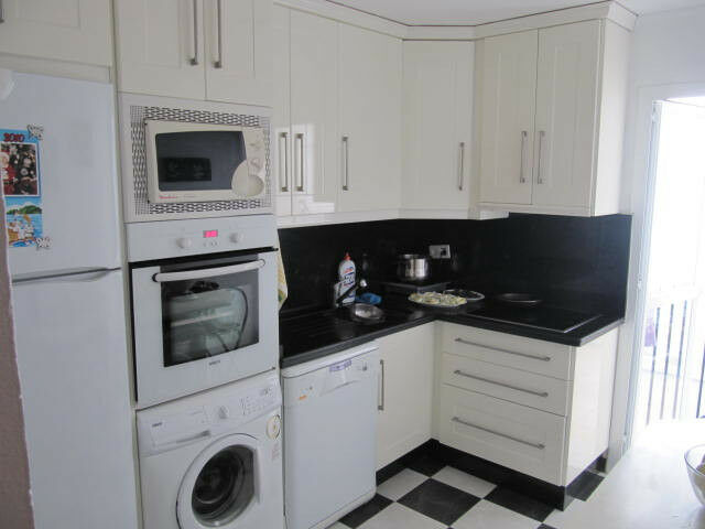 Top Floor Apartment Estepona Málaga - image 2