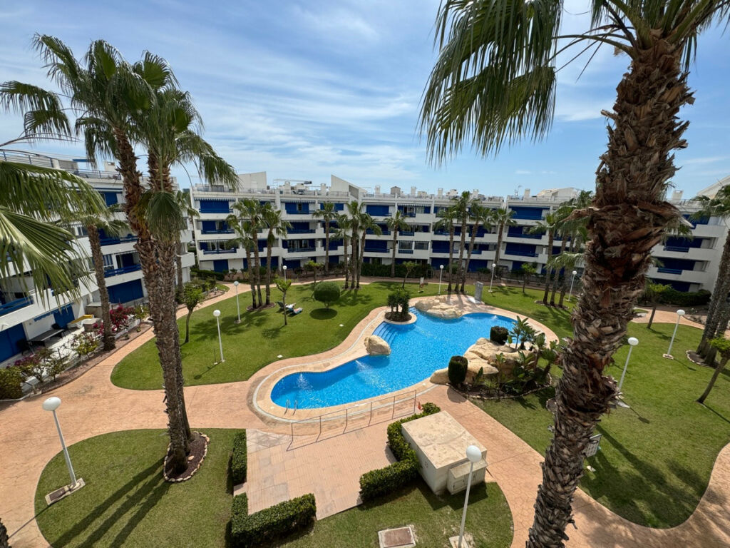 Middle Floor Apartment Playa Flamenca Alicante - image 2