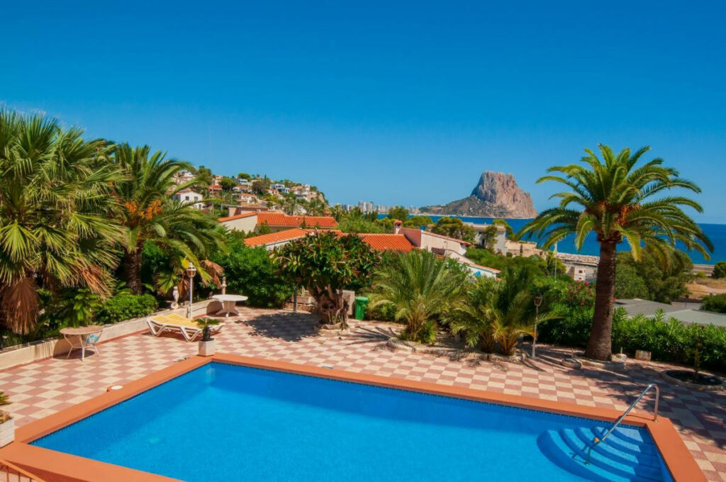 Middle Floor Apartment Calpe Alicante - image 2