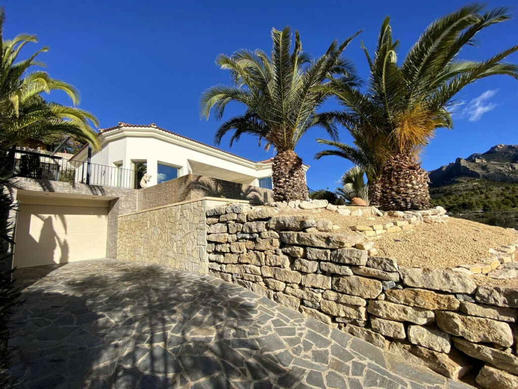 Detached Villa Busot Alicante - image 2