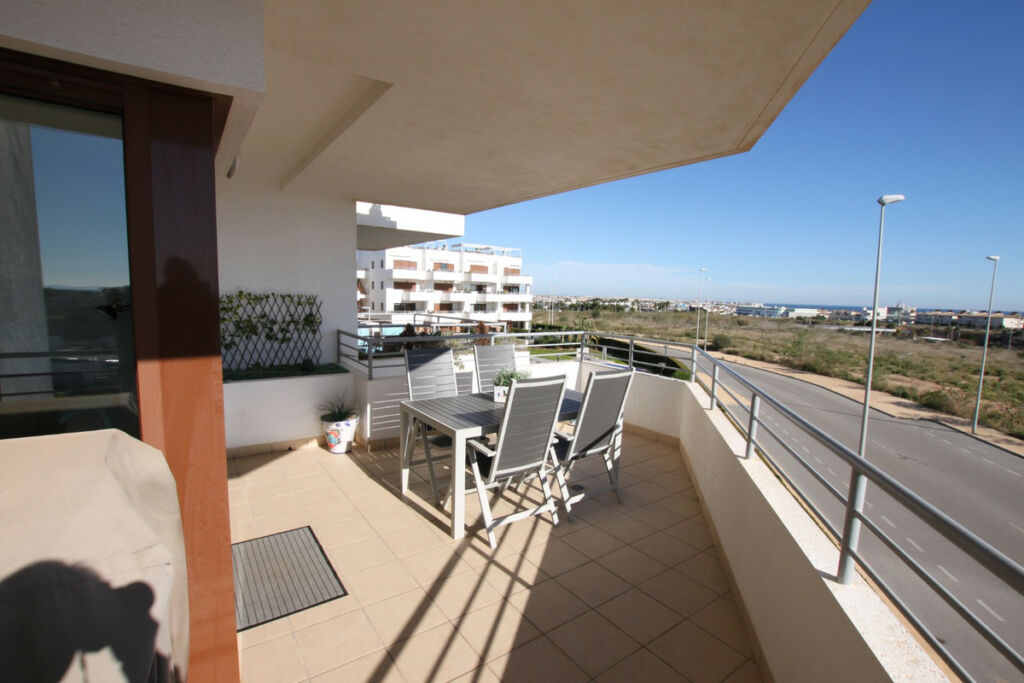 Middle Floor Apartment Lomas de Cabo Roig Alicante - image 2