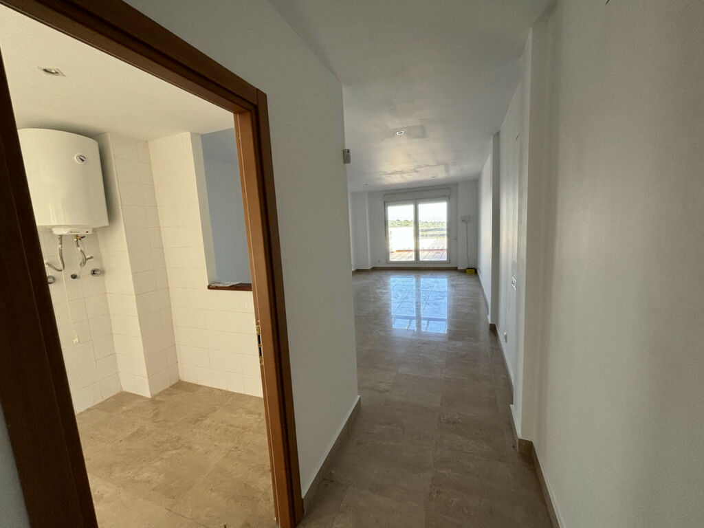 Middle Floor Apartment La Duquesa Málaga - image 2