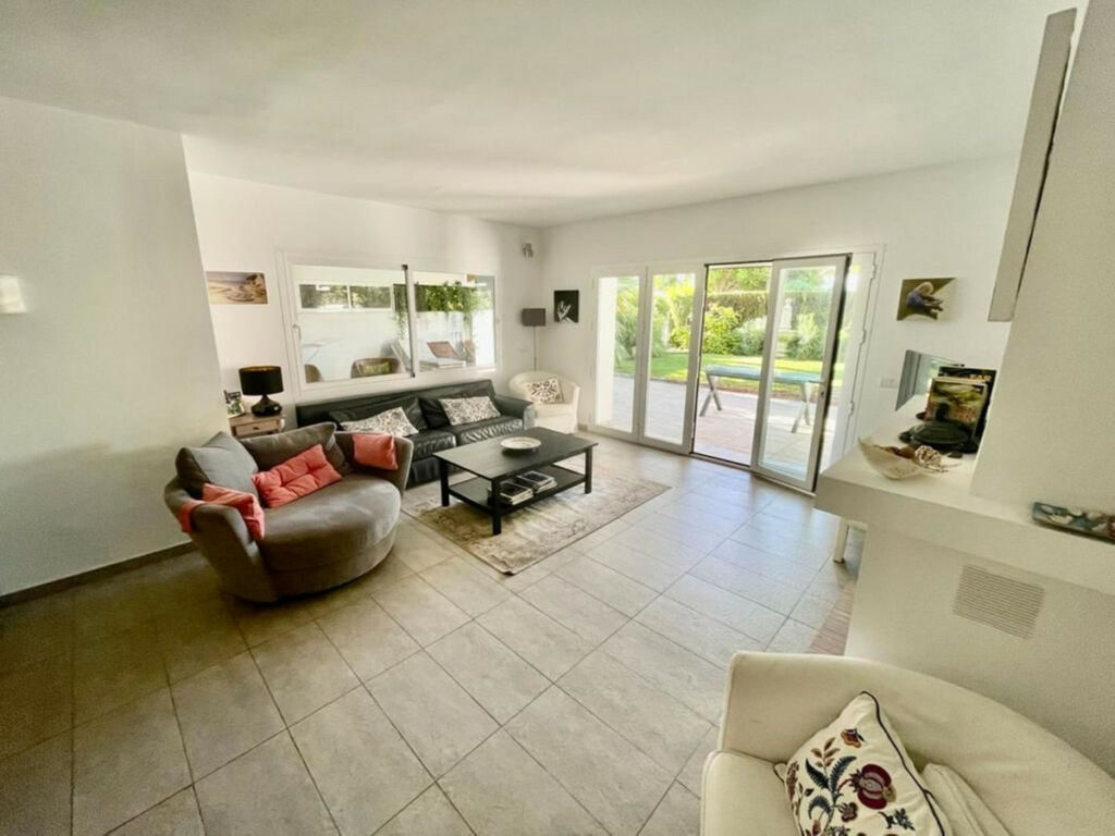 Ground Floor Apartment Guadalmina Baja Málaga - image 2