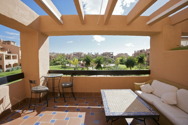 Middle Floor Apartment Estepona Málaga - image 2