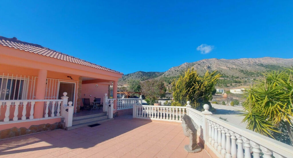 Detached Villa La Romana Alicante - image 2