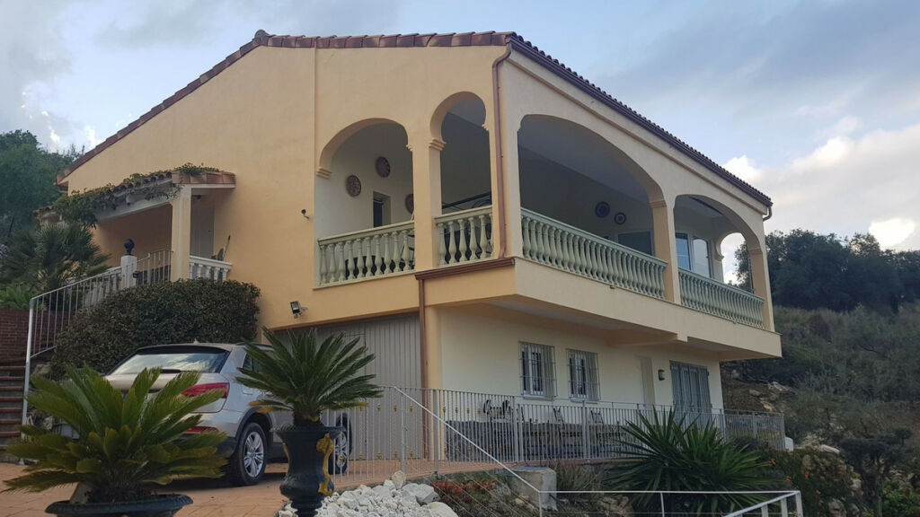 Detached Villa Monda Málaga - image 2