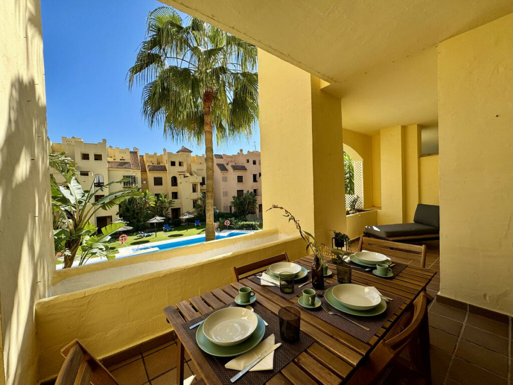 Ground Floor Apartment La Duquesa Málaga - image 2