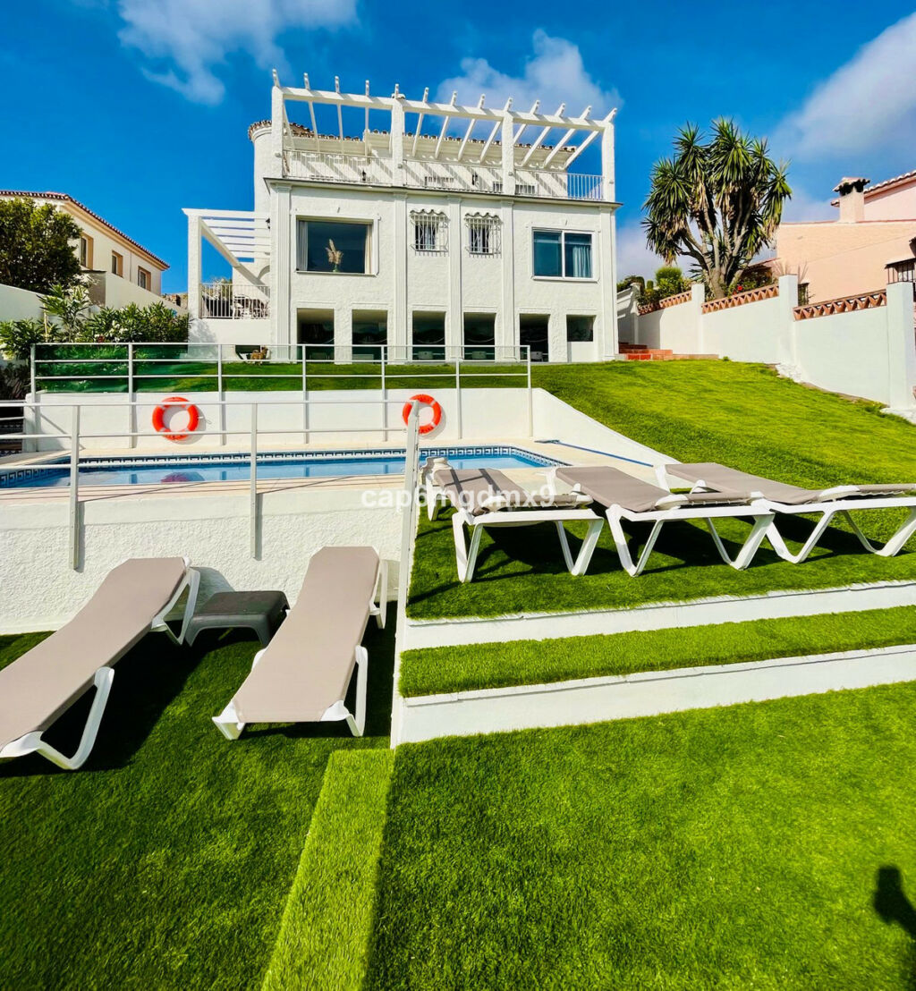 Detached Villa Benalmadena Málaga - image 2