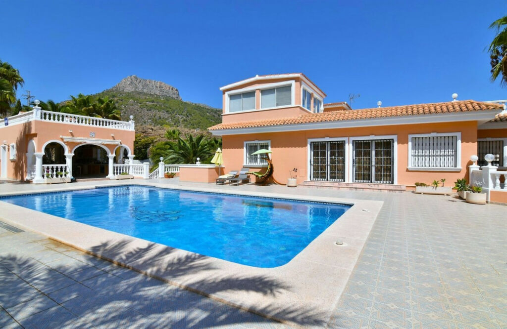 Detached Villa Calpe Alicante - image 2