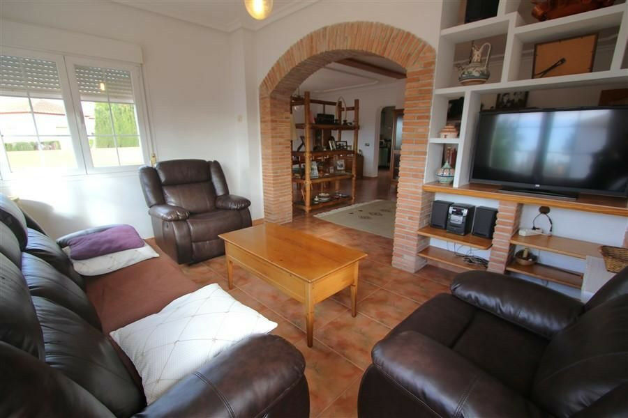 Detached Villa Los Pinos Alicante - image 2