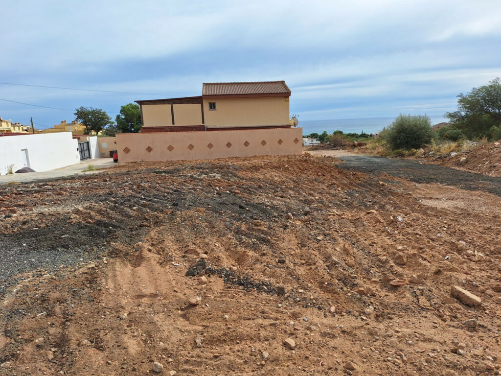 Residential Plot El Pinillo Málaga - image 2