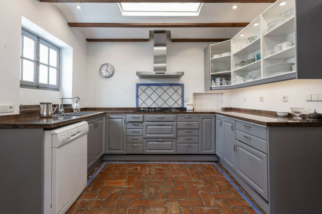 Detached Villa Guadalmina Baja Málaga - image 20