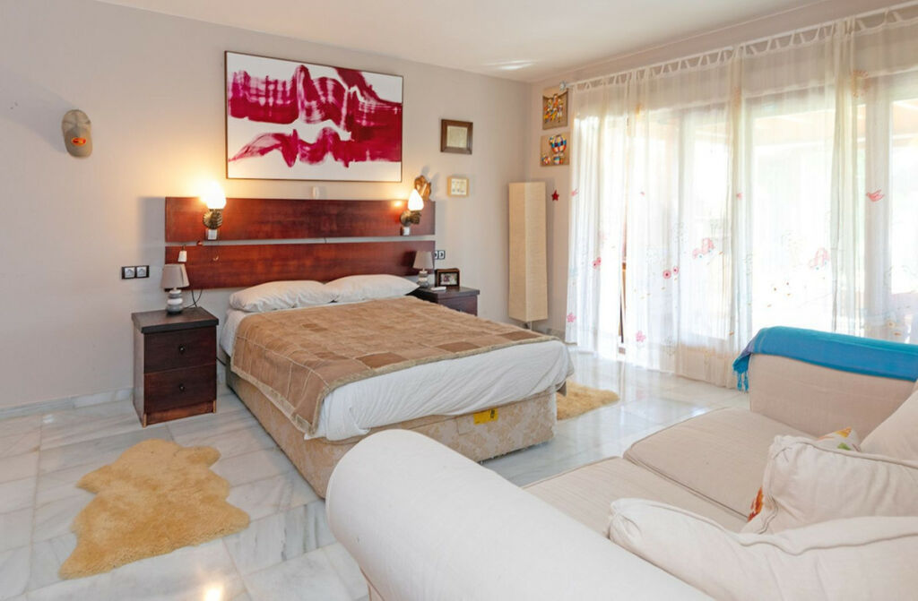 Detached Villa Nueva Andalucía Málaga - image 23