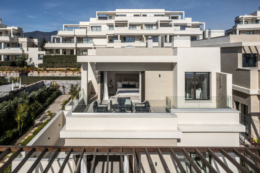 Detached Villa New Golden Mile Málaga - image 20