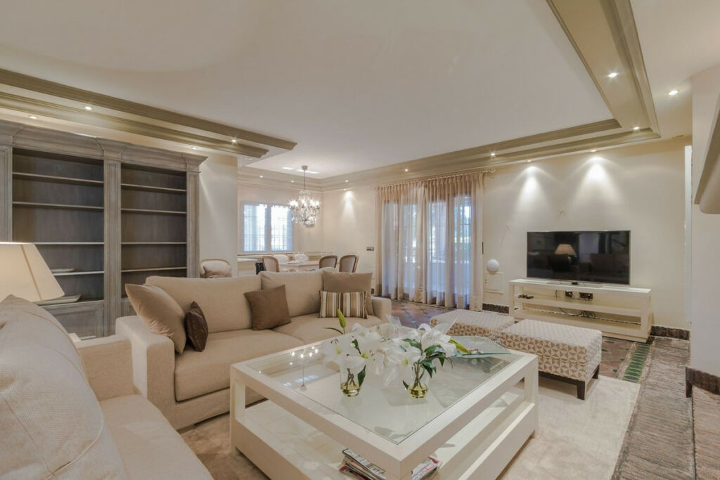 Detached Villa Costabella Málaga - image 21