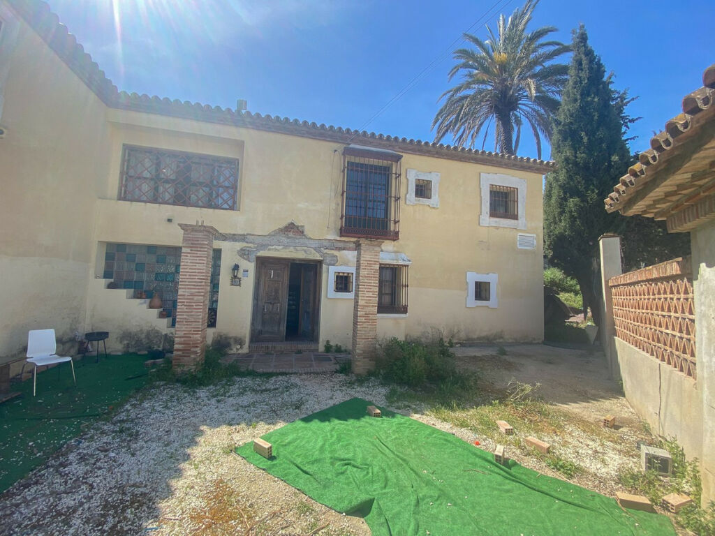 Detached Villa Nueva Andalucía Málaga - image 21
